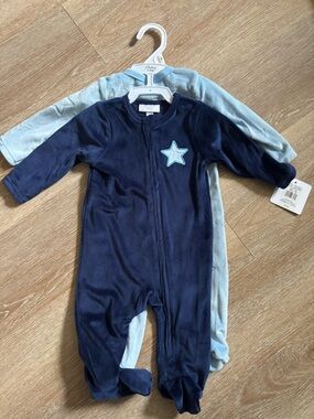 Sterling baby size 6month fleece sleepers
